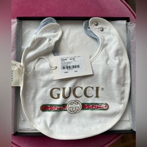 Gucci Baby Bibs in white and blue